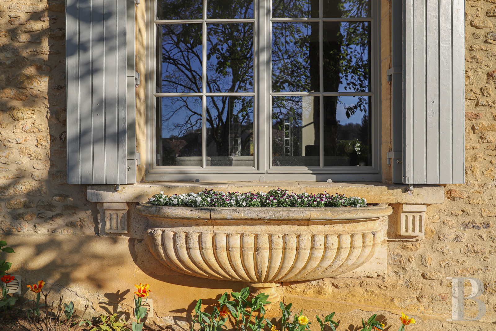 A 1920s house surrounded by a large park in the heart of Sarlat, in the Dordogne - photo  n°2